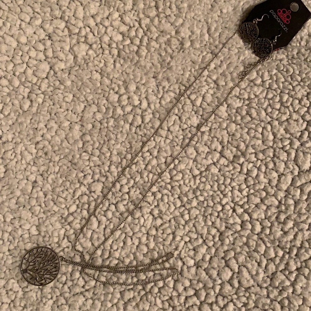 Paparazzi Silver Tree Necklace/Earrings